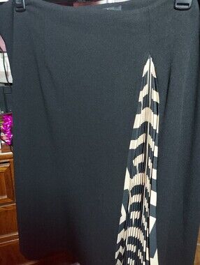 NEW Emily Black and Tan Pleated Skirt 1X